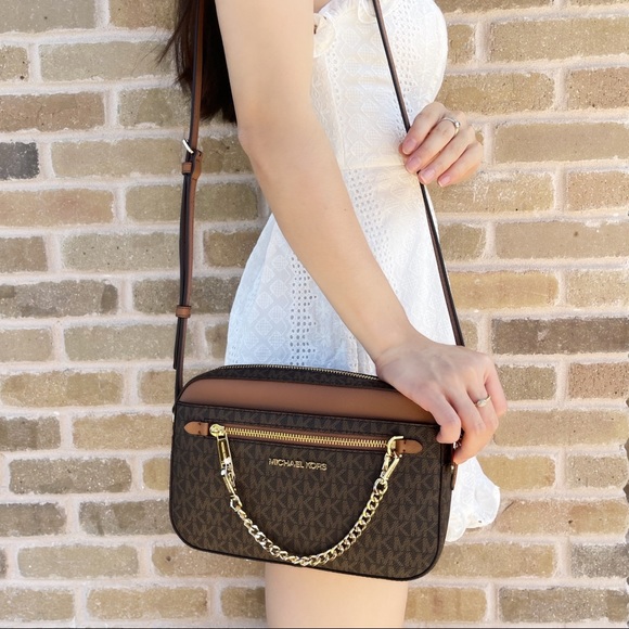 Gaby’sBags💕NWT Michael Kors Crossbody - Picture 8 of 9